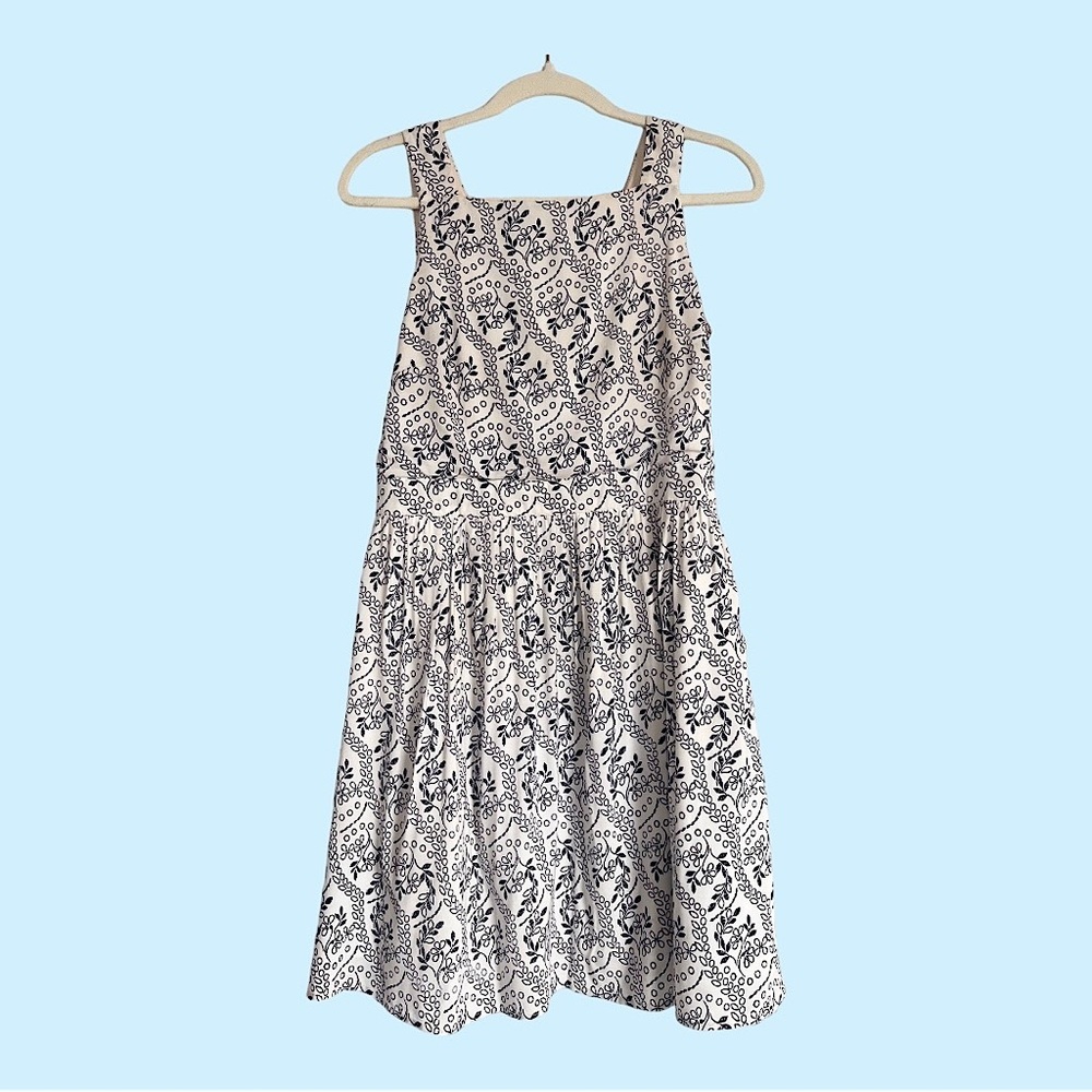 Loft  White & Navy Floral Stitch Print Cutout Back Skater Mini Dress Size 2